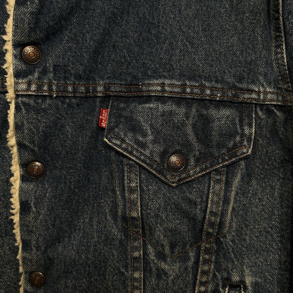 Vintage Levi’s Sherpa Lined Denim Trucker Jacket 70608 0216 - Picture 3 of 7